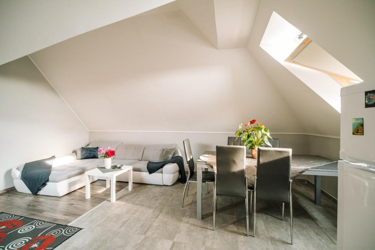 קסזטלי Buzavirag Apartman מראה חיצוני תמונה