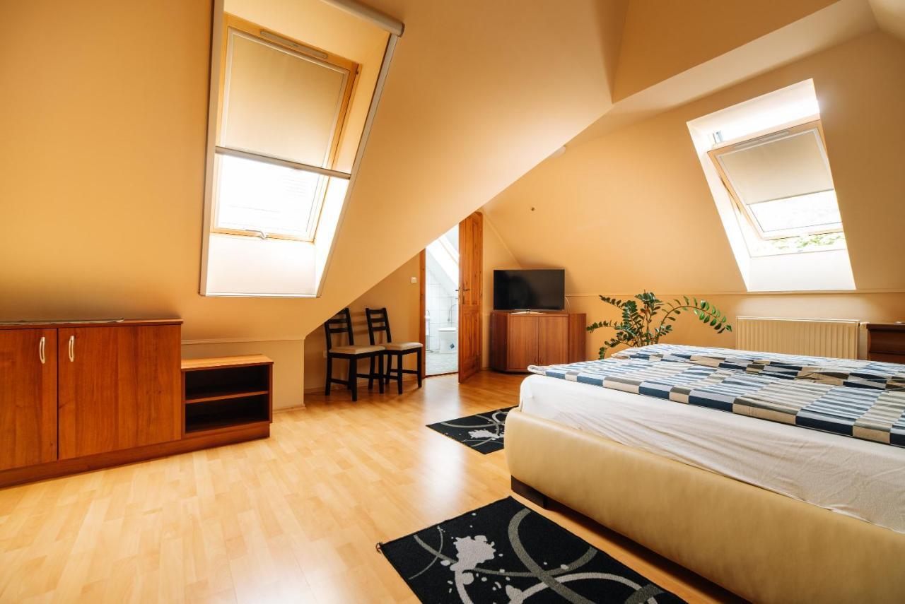 קסזטלי Buzavirag Apartman מראה חיצוני תמונה